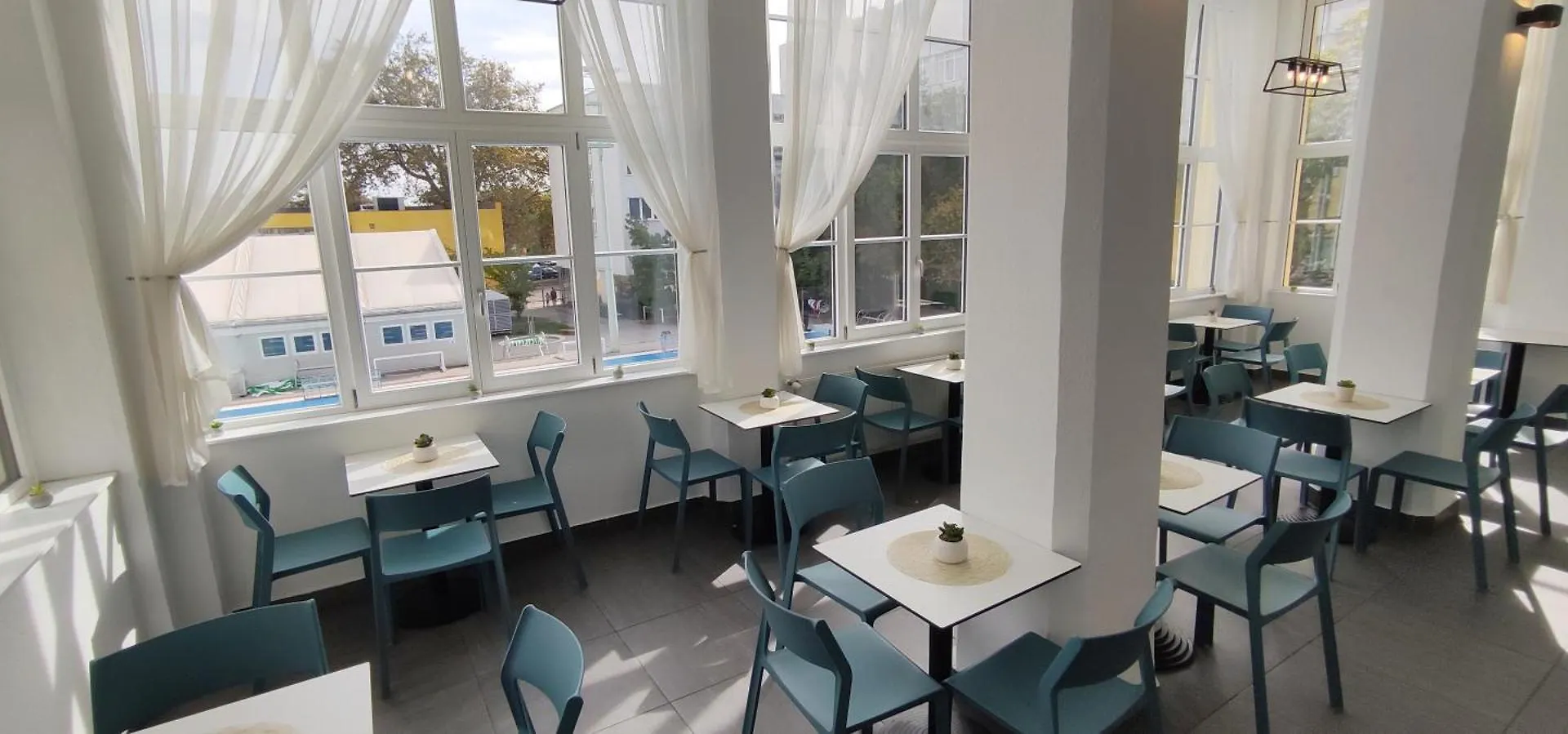 ***  Budapest Csaszar Hotel المجر